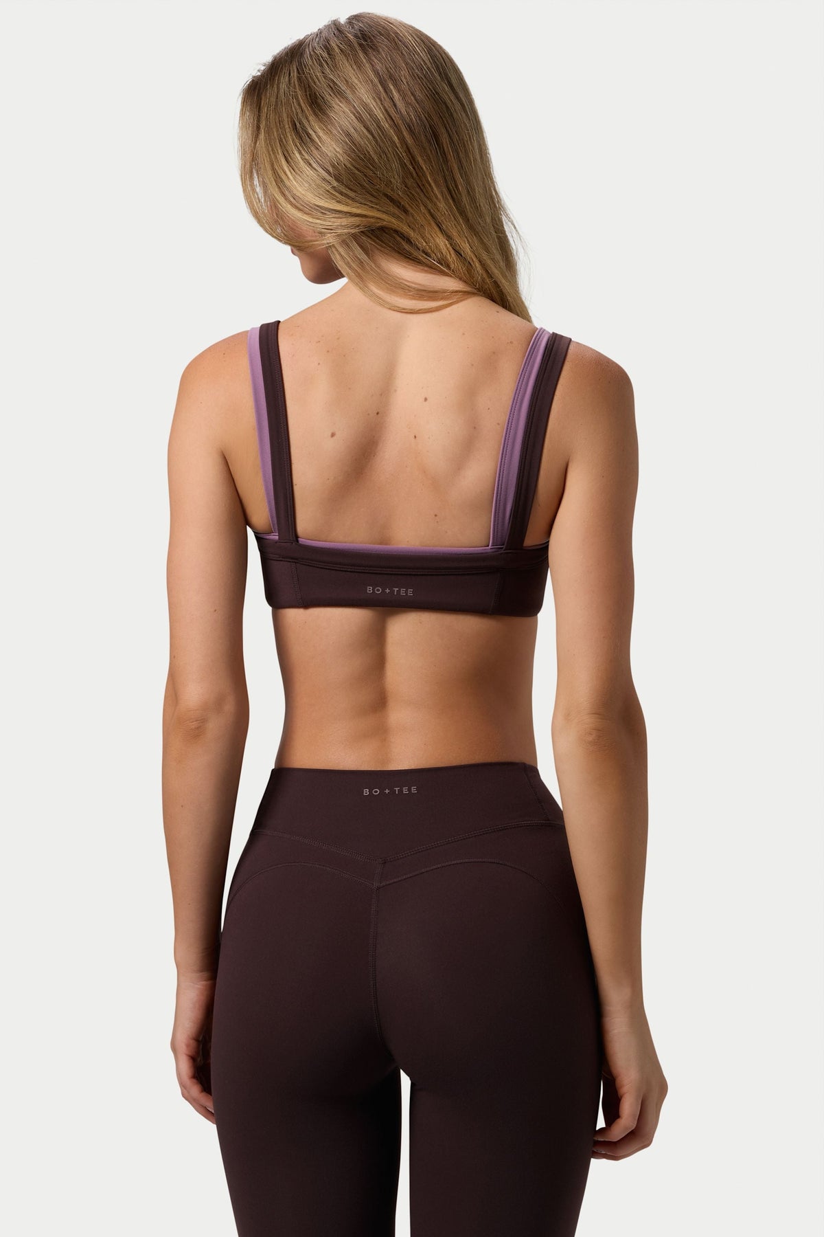 Chic Soft Active Seam-Detail Sports Bra in Espresso
