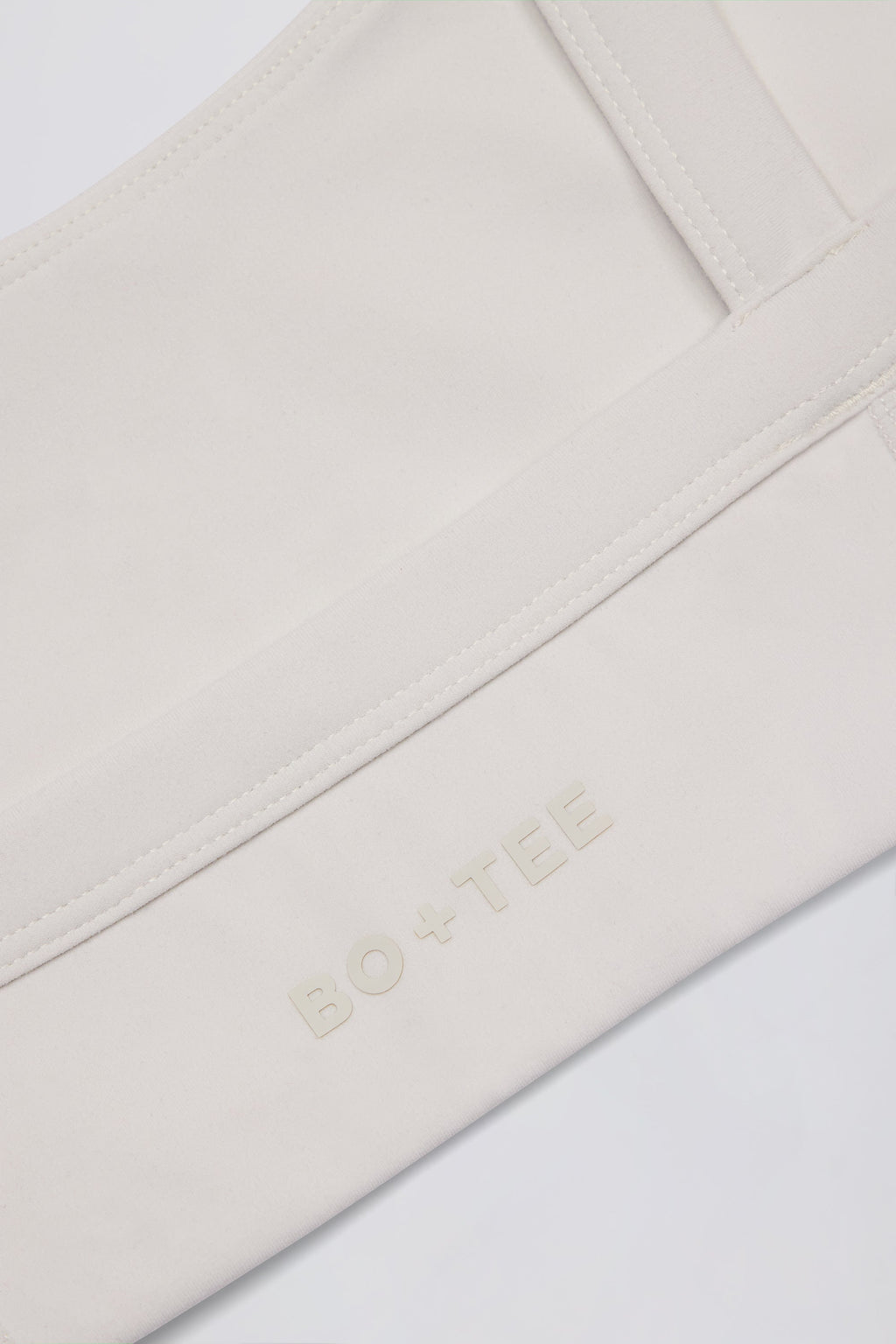 Chic Soft Active Seam-Detail Sports Bra in Oat