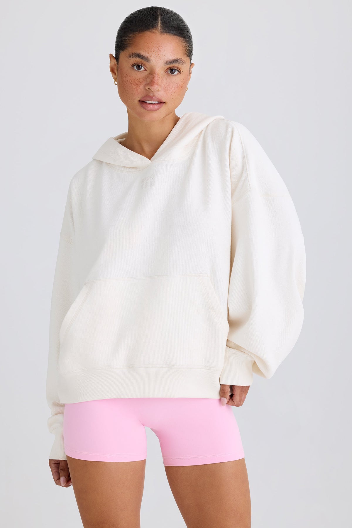 Chic Textured Cotton Jersey Graphic Print Hoodie in White