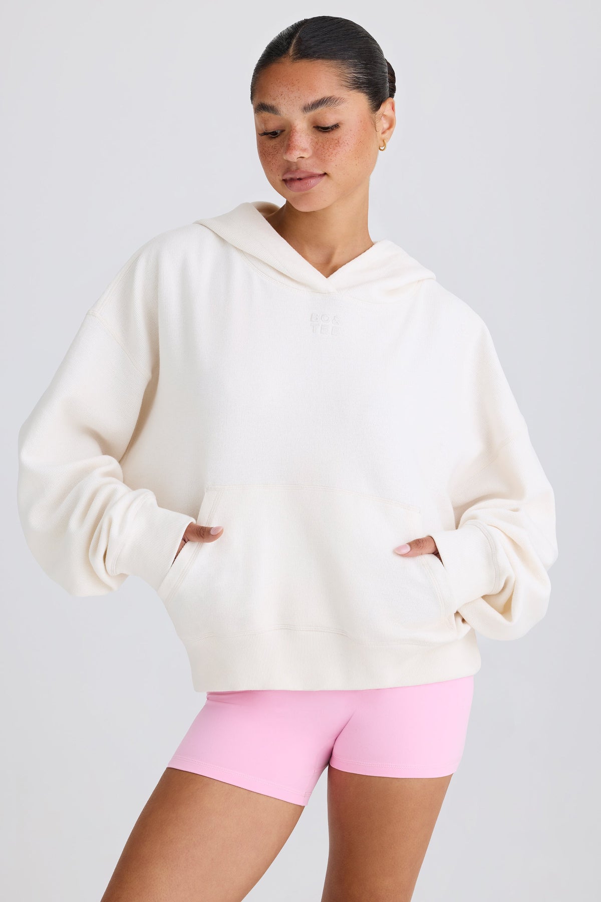 Chic Textured Cotton Jersey Graphic Print Hoodie in White