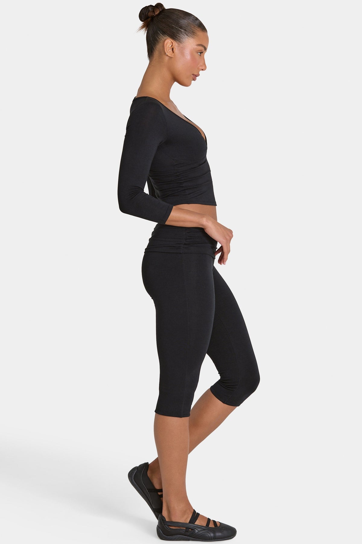 Chic ButterCloud Capri Leggings in Black
