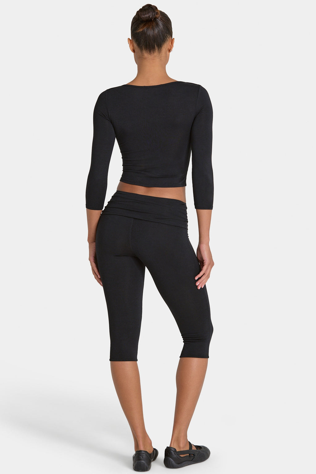 Chic ButterCloud Capri Leggings in Black