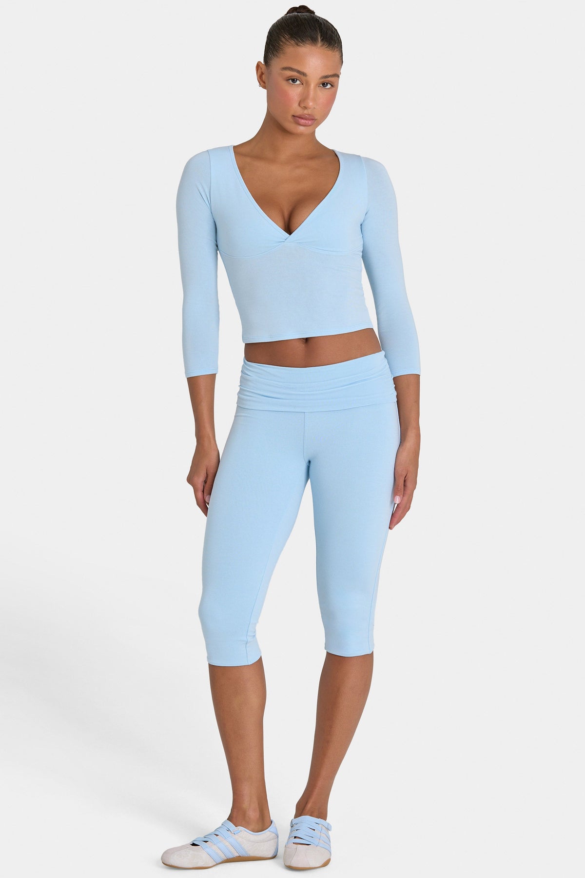 Chic ButterCloud Capri Leggings in Sky