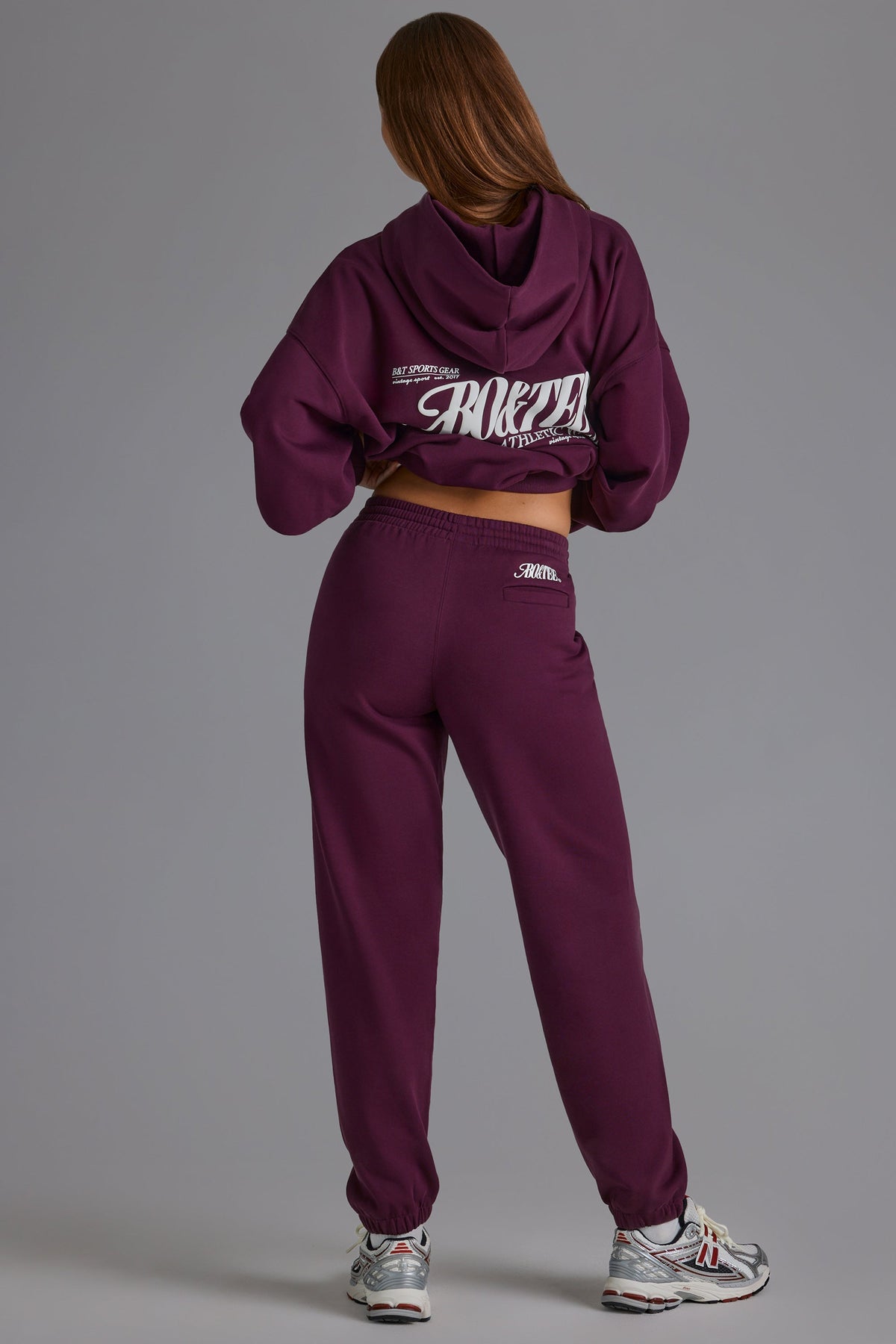 Chic Soft Cotton Jersey Relaxed Mid-Rise Joggers in Grape