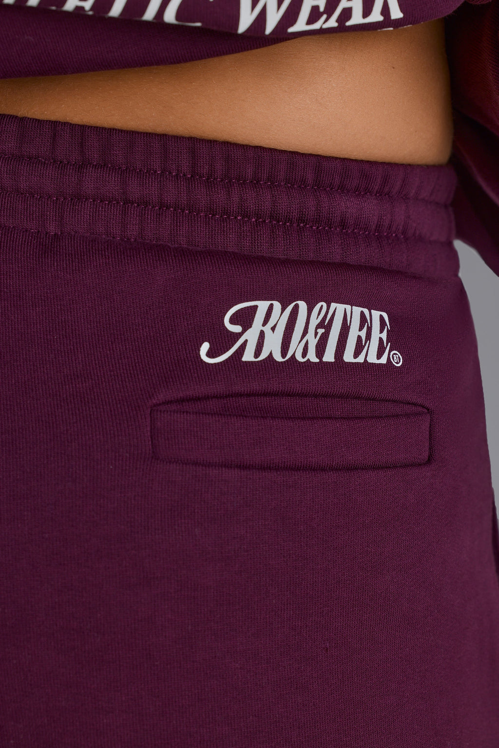 Chic Soft Cotton Jersey Relaxed Mid-Rise Joggers in Grape
