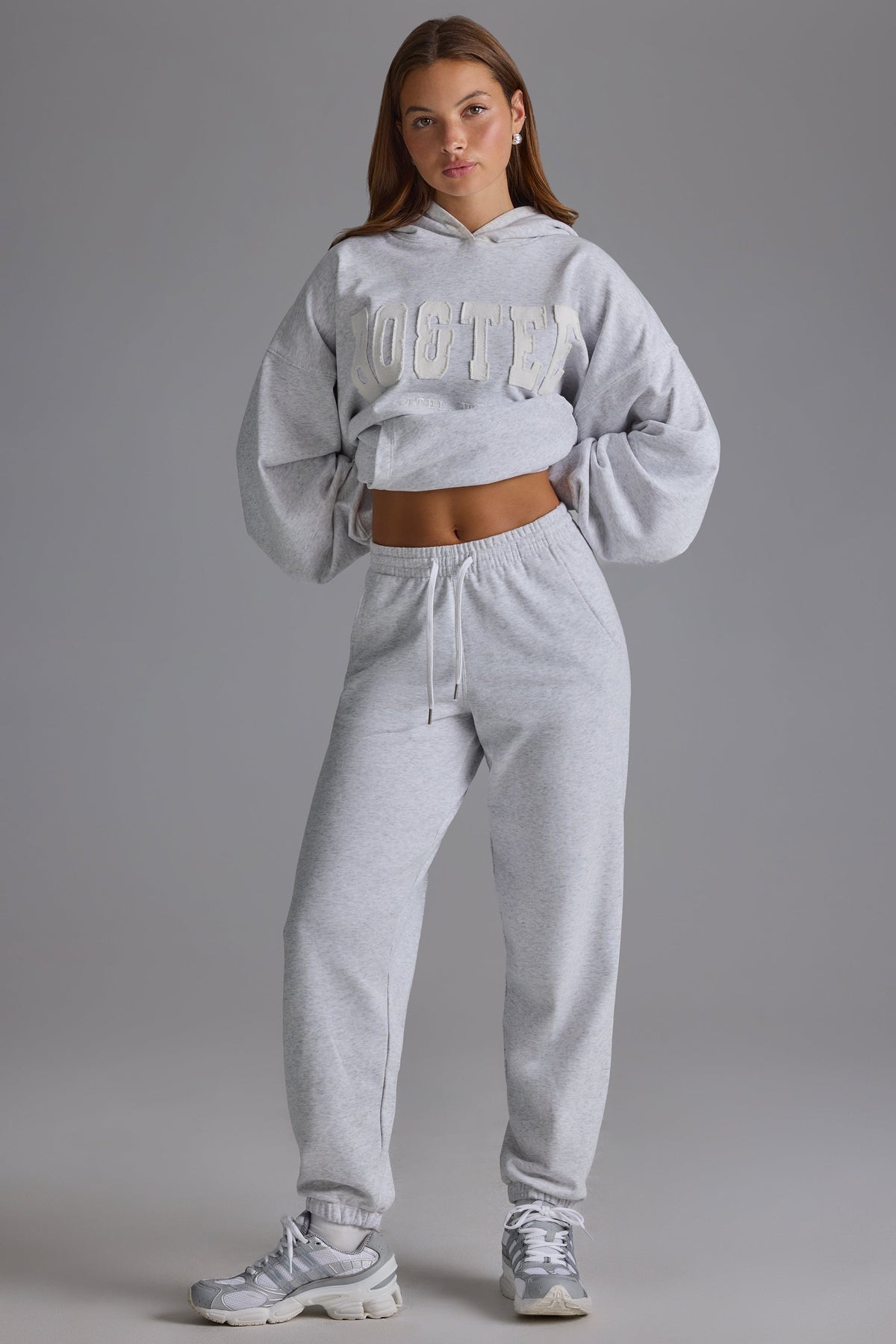 Chic Soft Cotton Jersey Relaxed Mid-Rise Joggers in Grey Marl