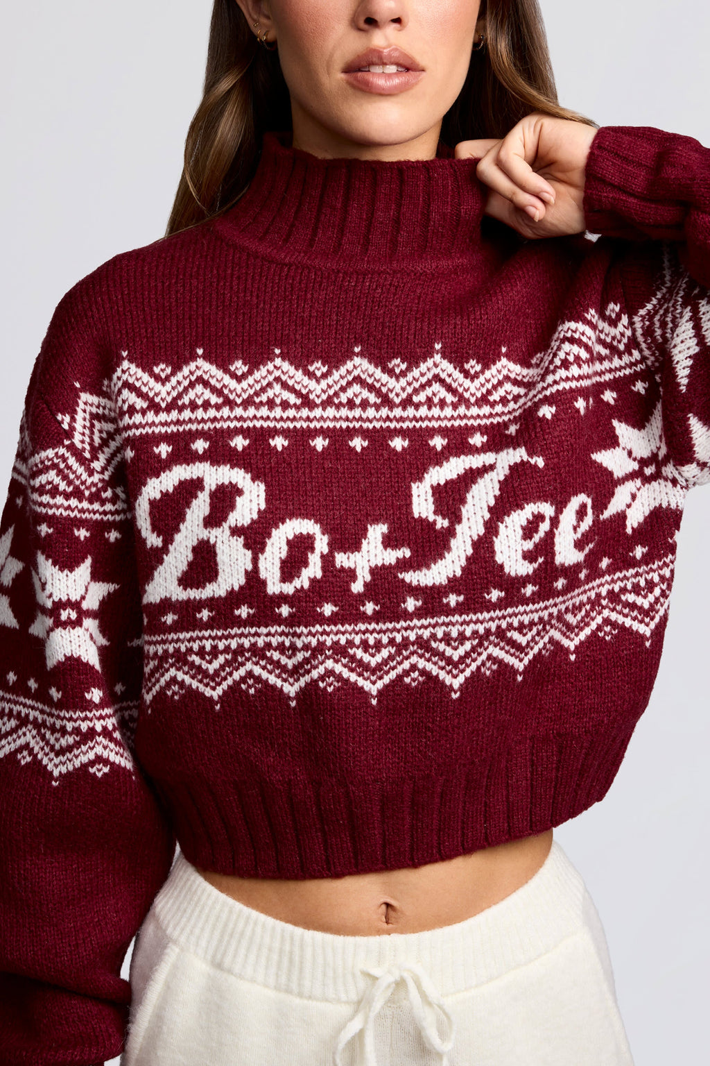Chic Jacquard-Knit Cropped Jumper in Crimson Red