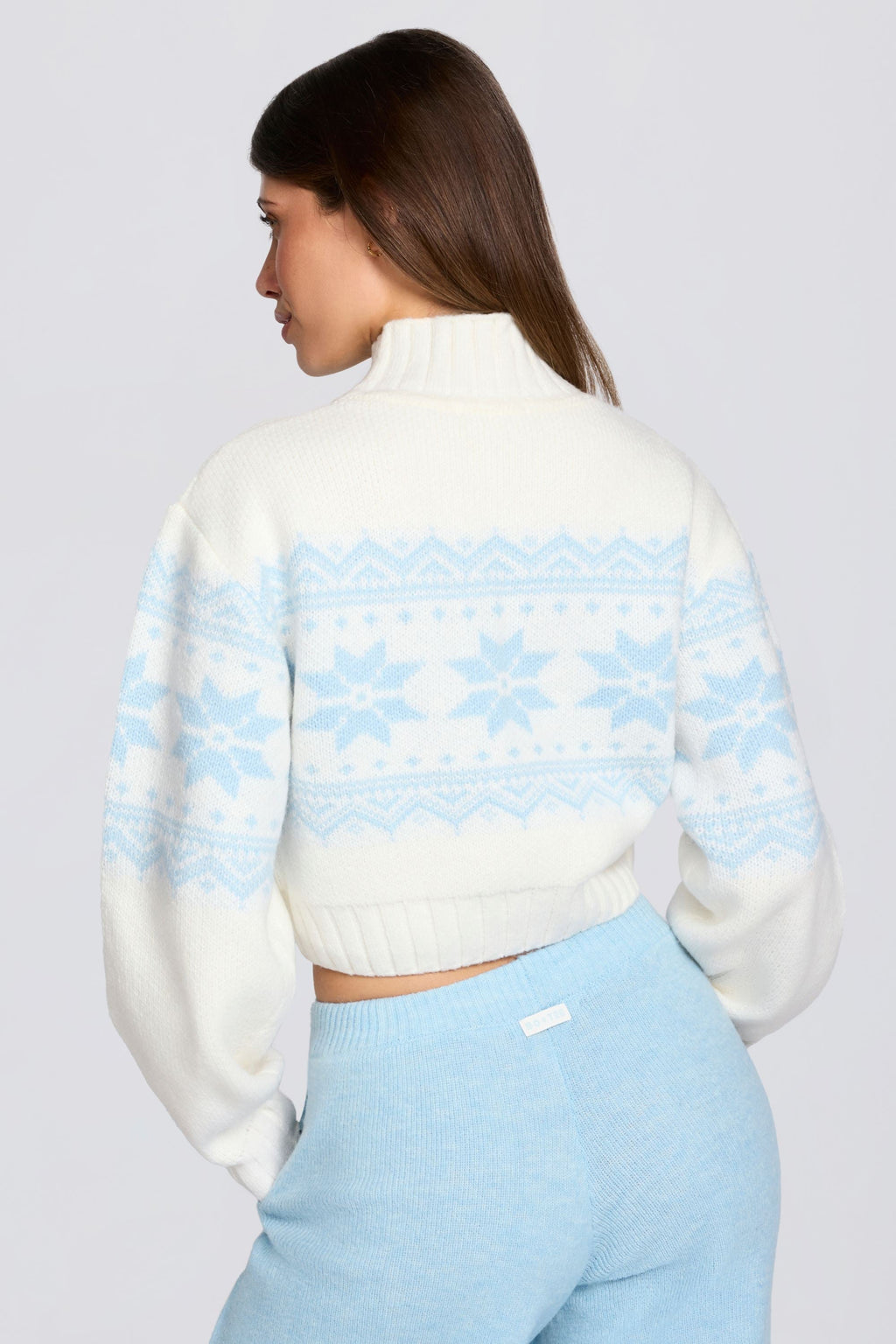 Chic Jacquard-Knit Cropped Jumper in Ivory