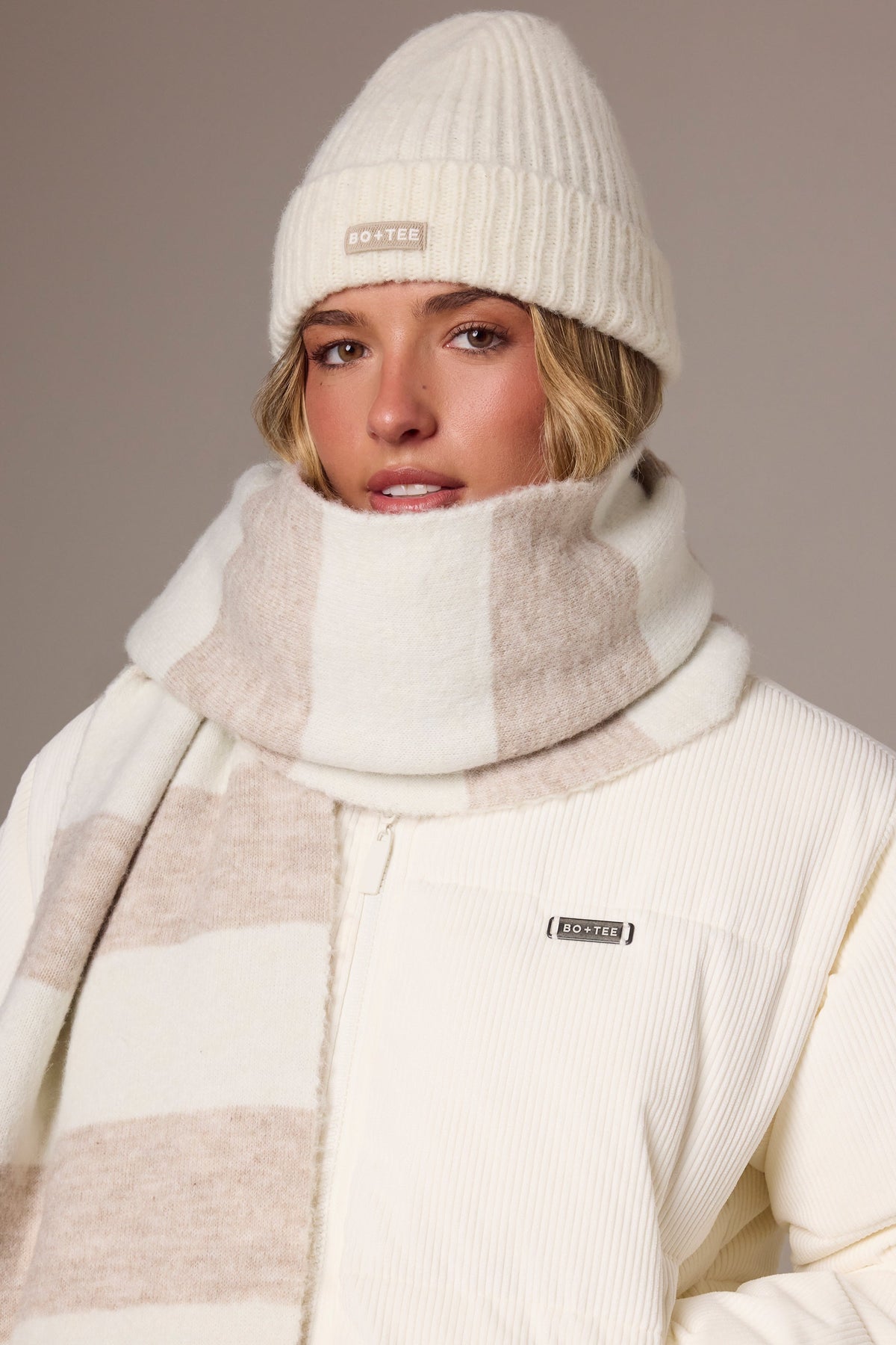 Chic Ribbed Knit Beanie Hat in Ivory