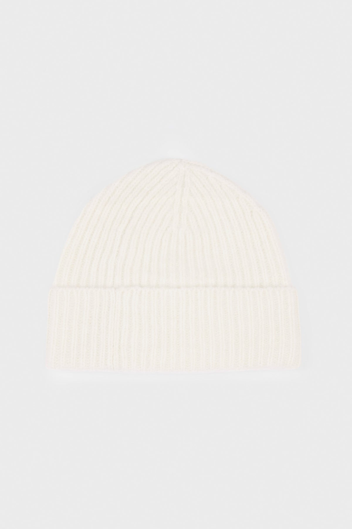 Chic Ribbed Knit Beanie Hat in Ivory