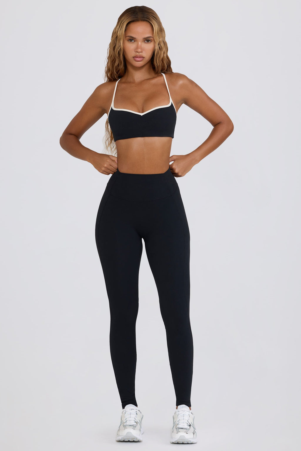 Chic Soft Active Mid-Rise Leggings in Black