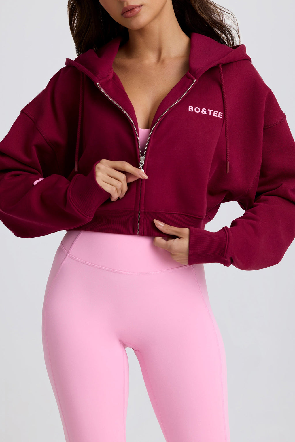 Chic Cropped Zip-Up Hoodie in Burgundy