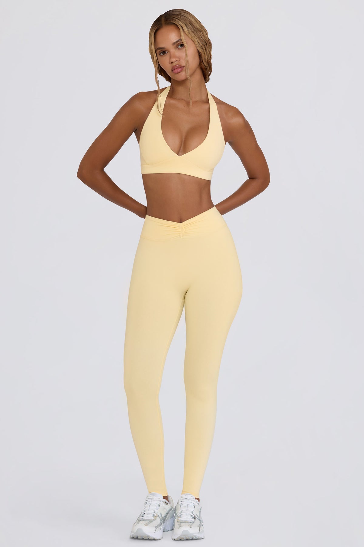 Chic Brushed Jersey Ruched Mid-Rise Leggings in Lemon Marl