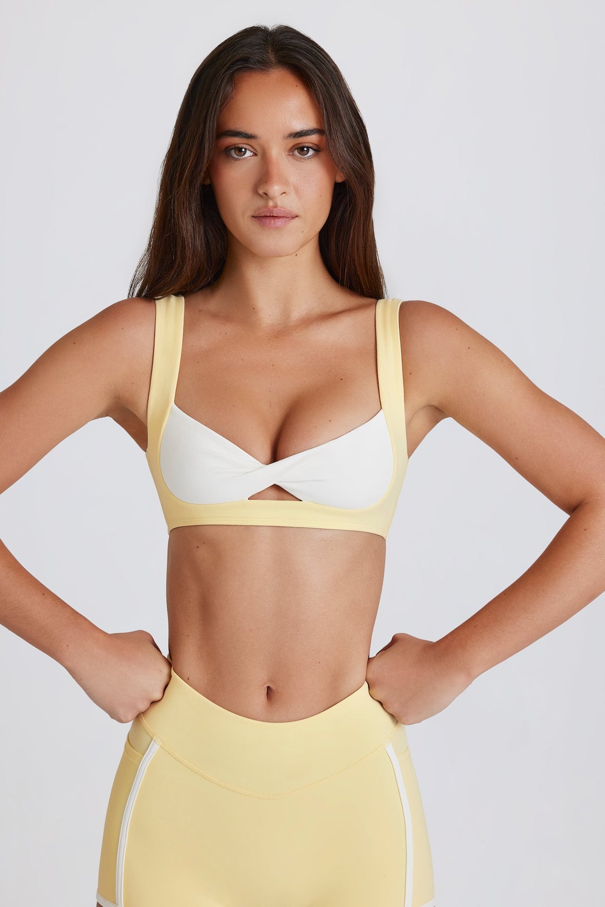 Chic Soft Active Twist-Front Sports Bra in Lemon