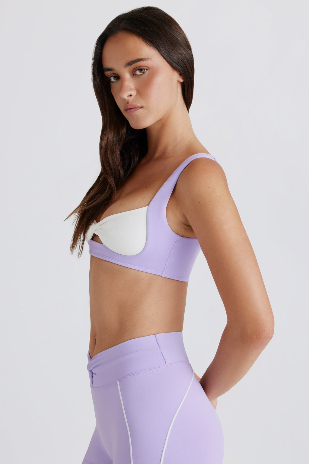 Chic Soft Active Twist-Front Sports Bra in Lavender