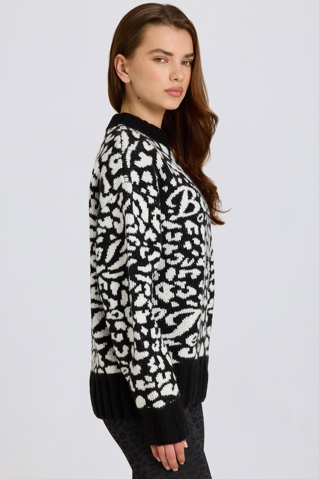 Chic Jacquard-Knit Oversized Jumper in Black