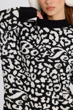 Chic Jacquard-Knit Oversized Jumper in Black