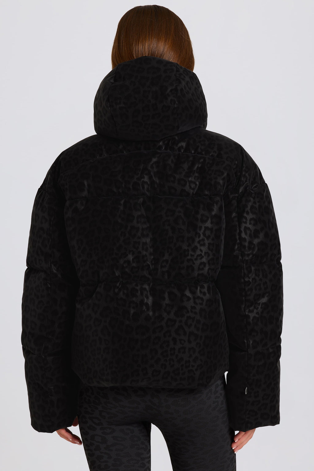 Chic Waterproof Cropped Oversized Ski Jacket in Black Leopard