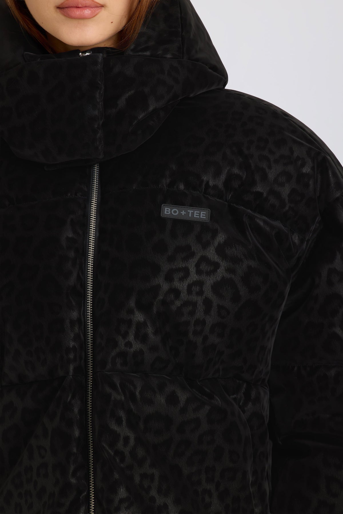 Chic Waterproof Cropped Oversized Ski Jacket in Black Leopard