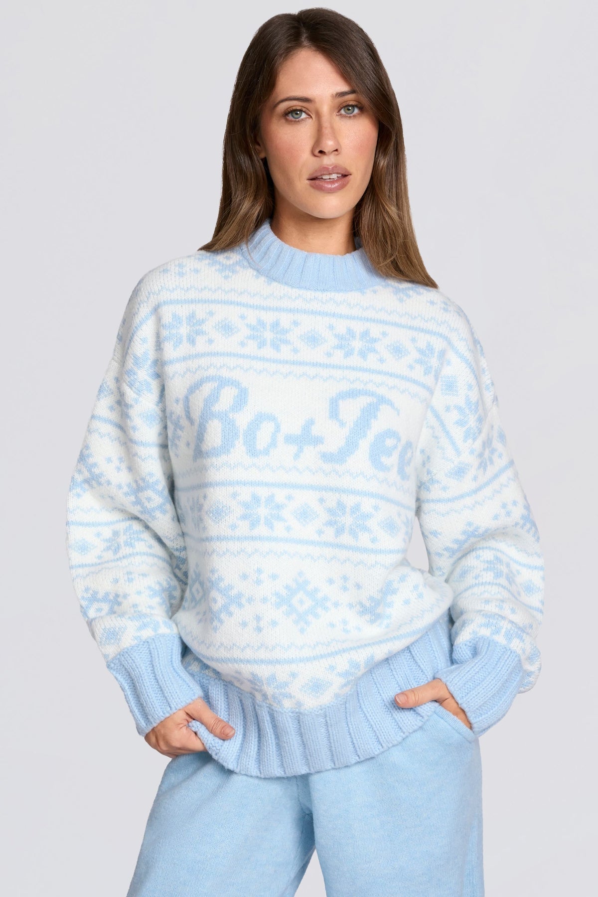 Chic Jacquard-Knit Oversized Jumper in Powder Blue