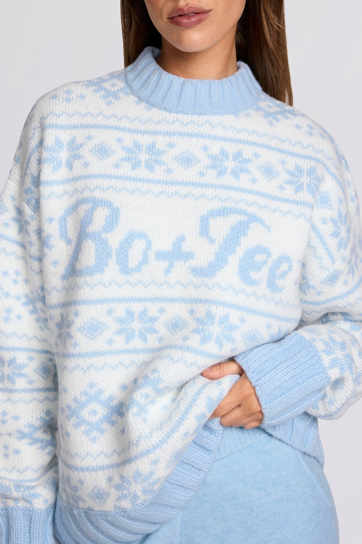 Chic Jacquard-Knit Oversized Jumper in Powder Blue