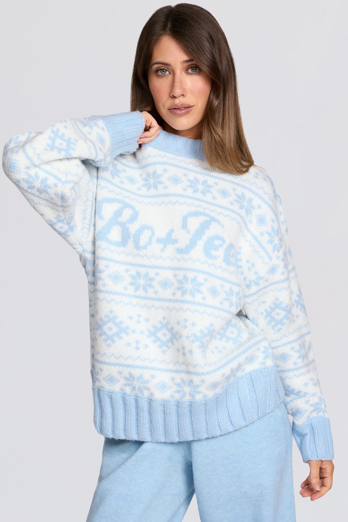 Chic Jacquard-Knit Oversized Jumper in Powder Blue