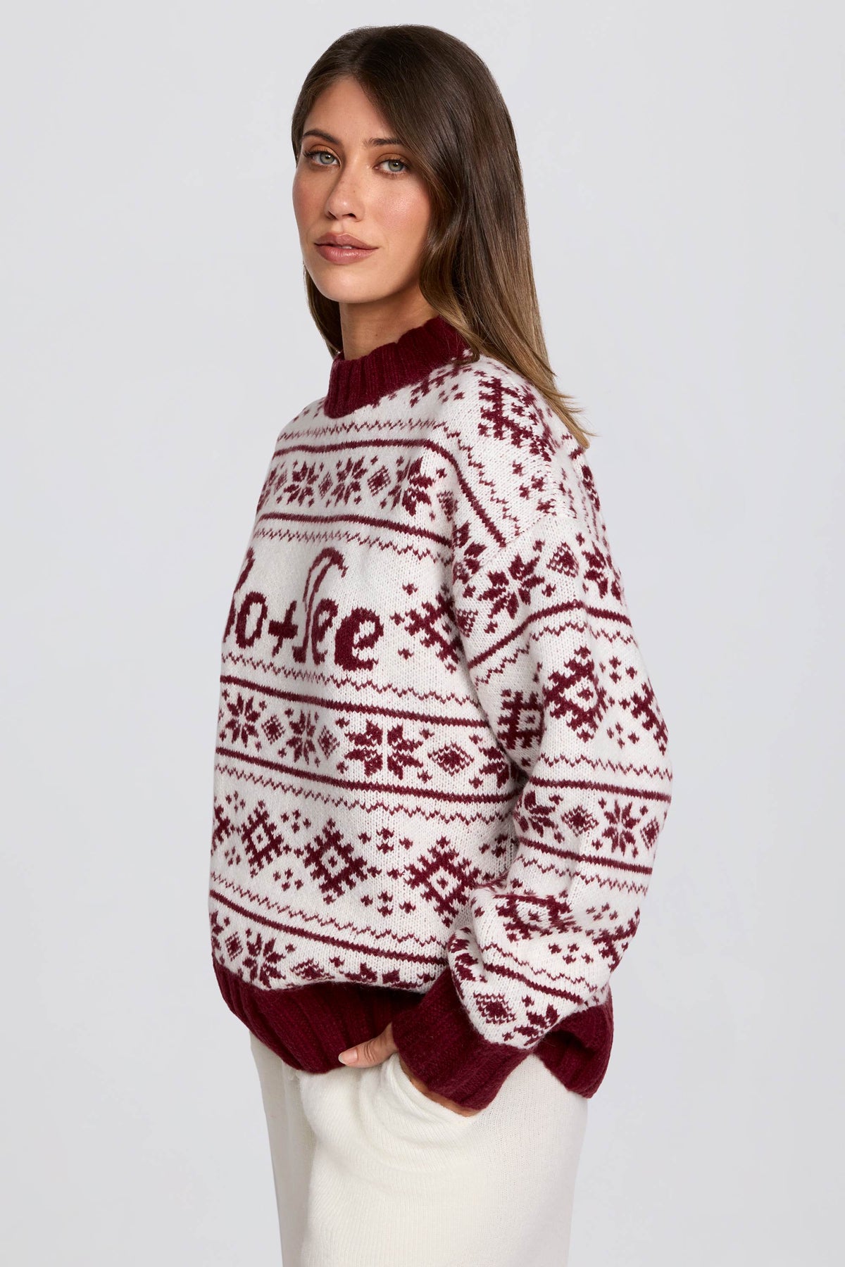 Chic Jacquard-Knit Oversized Jumper in Crimson Red