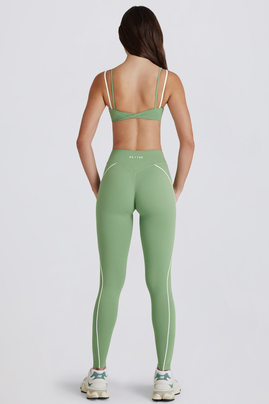 Chic Soft Active Twist-Front Leggings in Jade