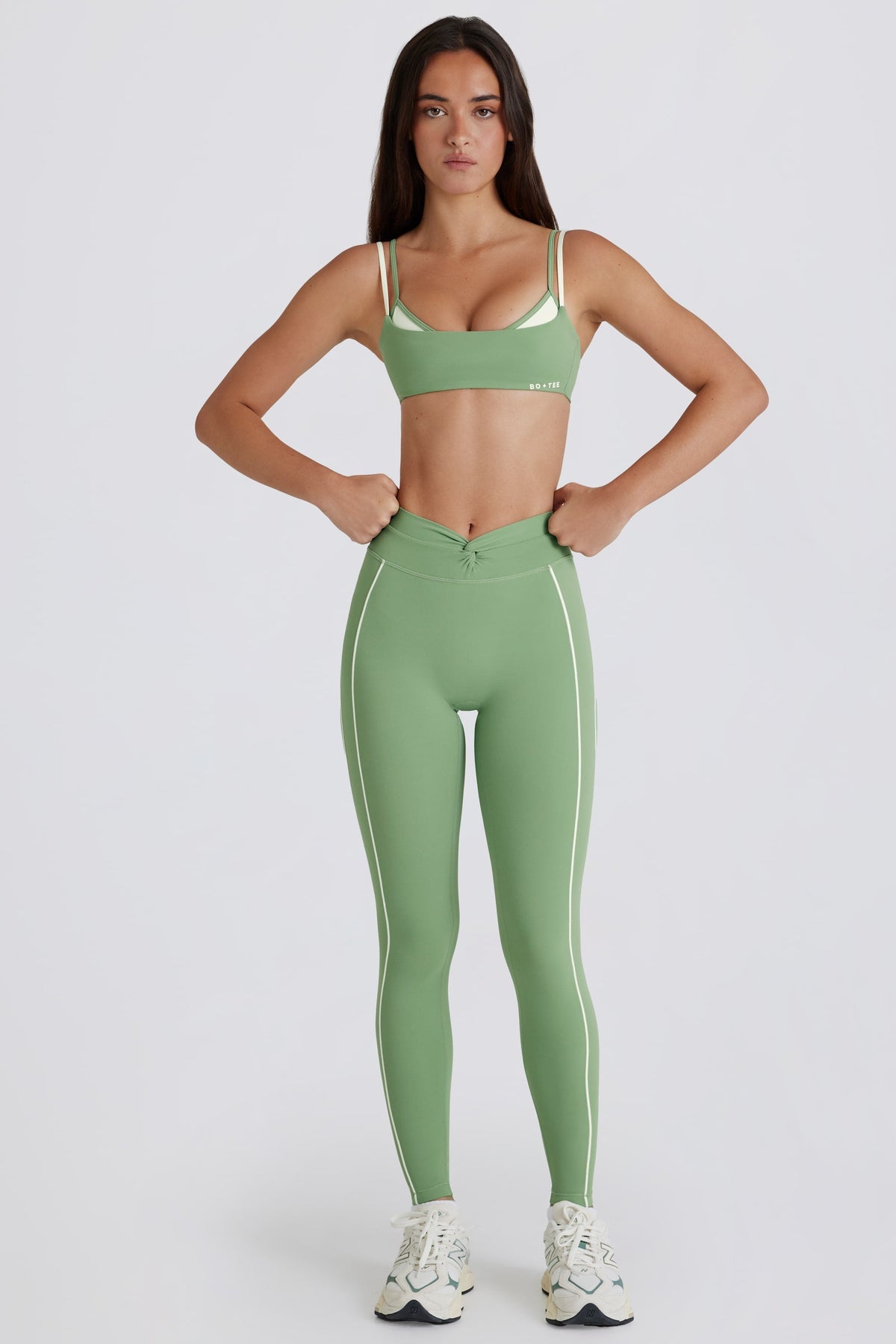 Chic Soft Active Twist-Front Leggings in Jade