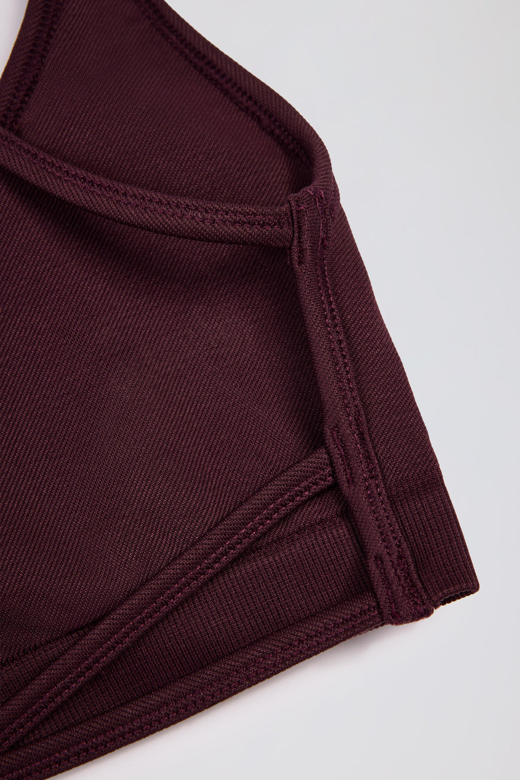 Chic Super Sculpt Seamless Backless Sports Bra in Burgundy