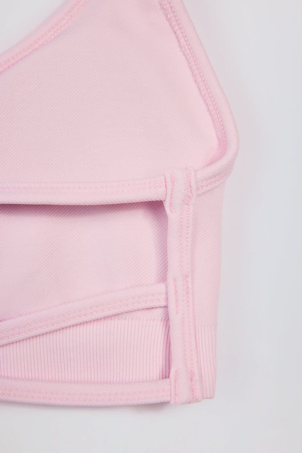 Chic Super Sculpt Seamless Backless Sports Bra in Powder Pink