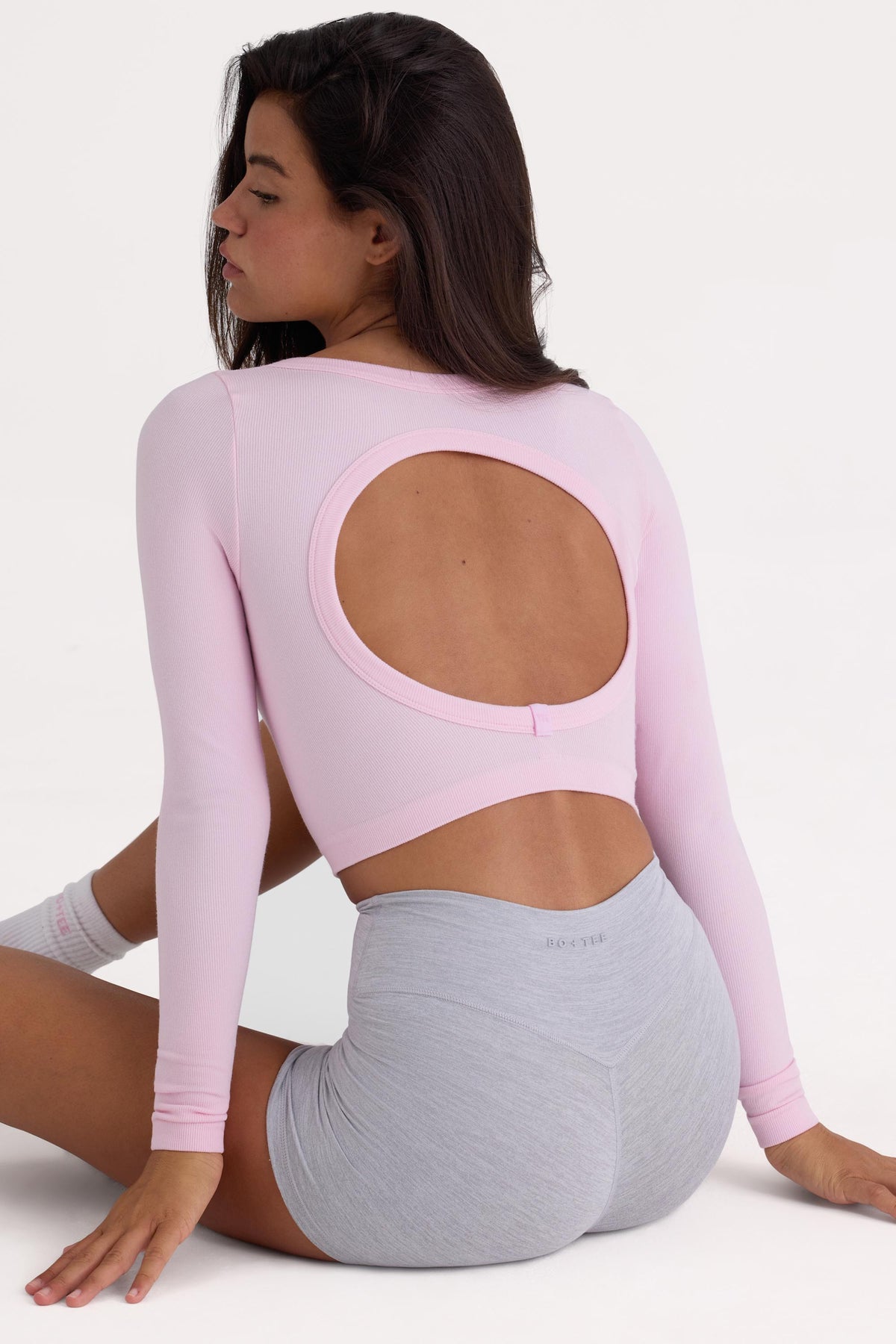 Chic Seamless Soft Rib Cut-Out Crop Top in Powder Pink
