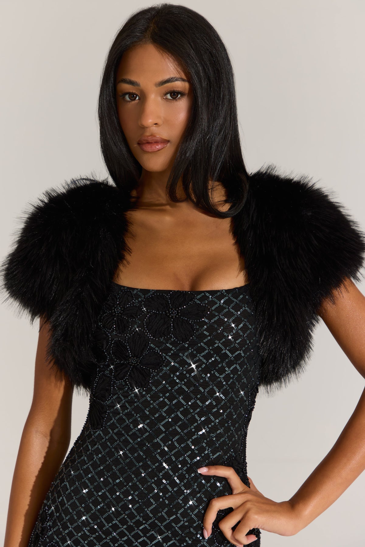 Chic Faux-Fur Short Sleeve Bolero in Black