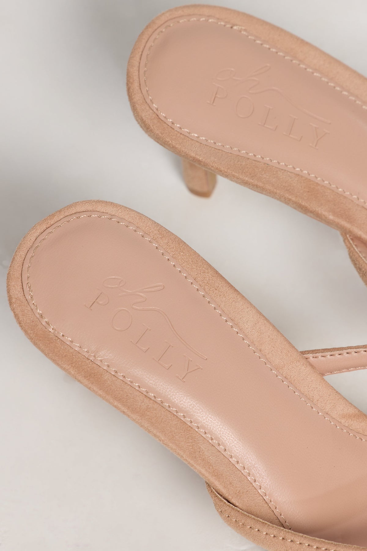 Chic Heeled Thong Sandals in Soft Tan