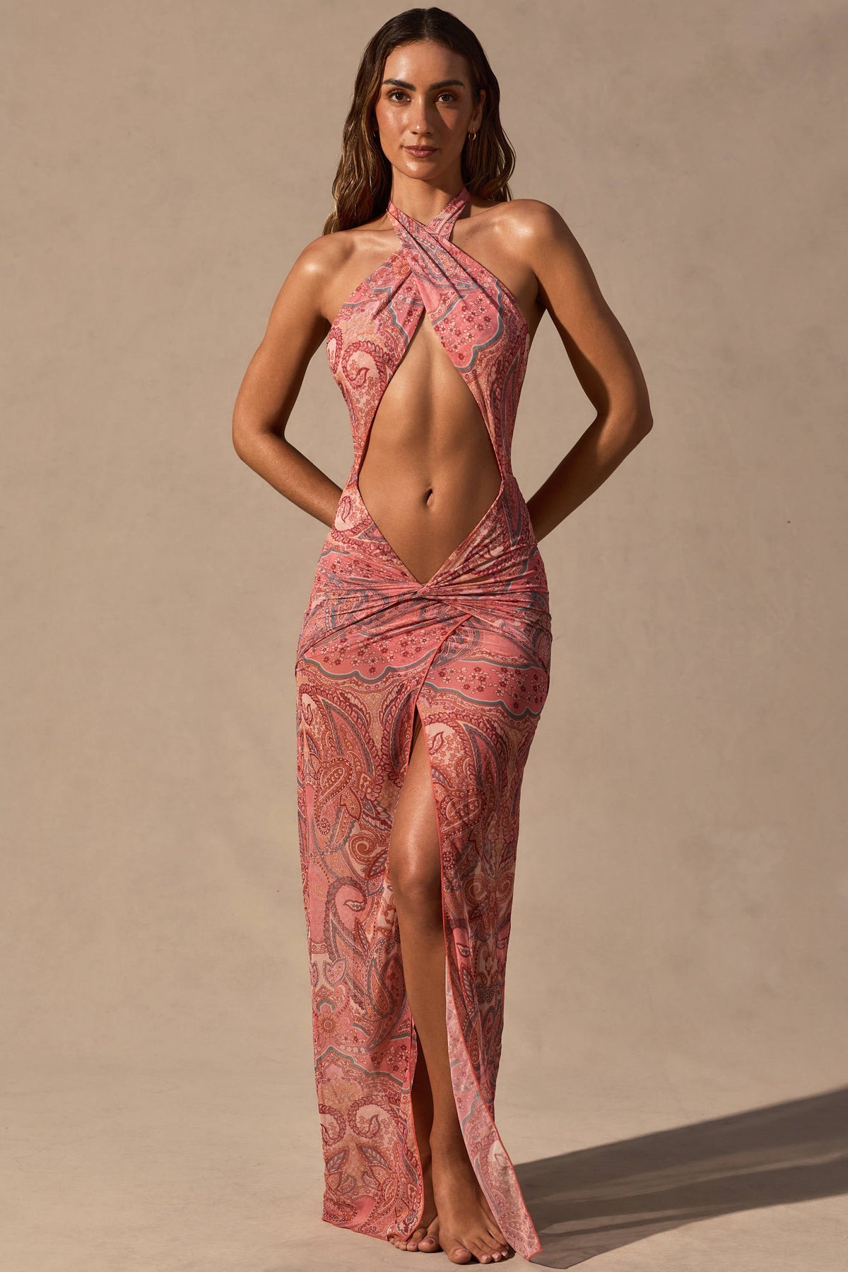 Chic Cut-Out Halterneck Maxi Dress in Paisley Print