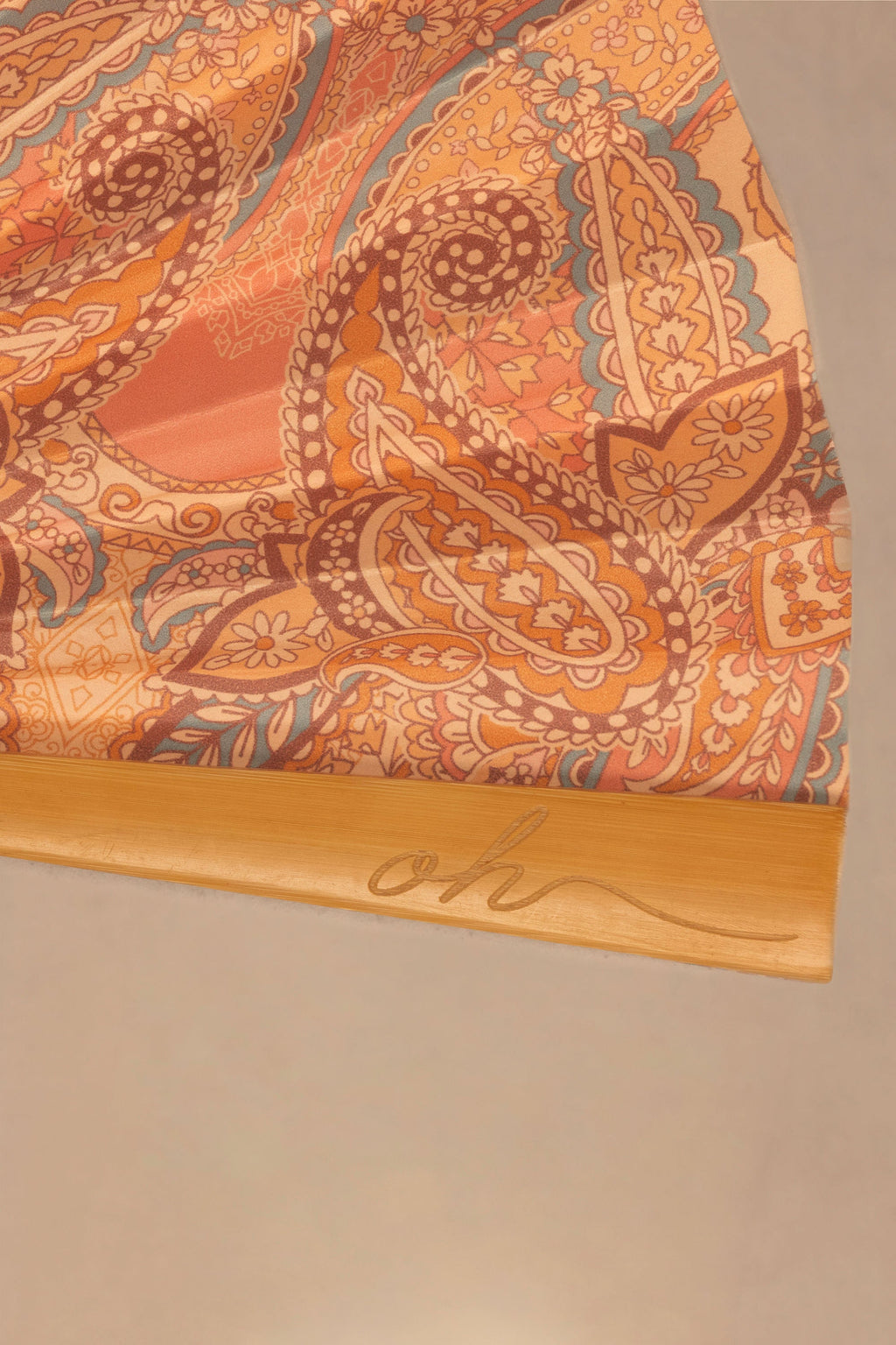Chic Folding Hand Fan in Paisley Print