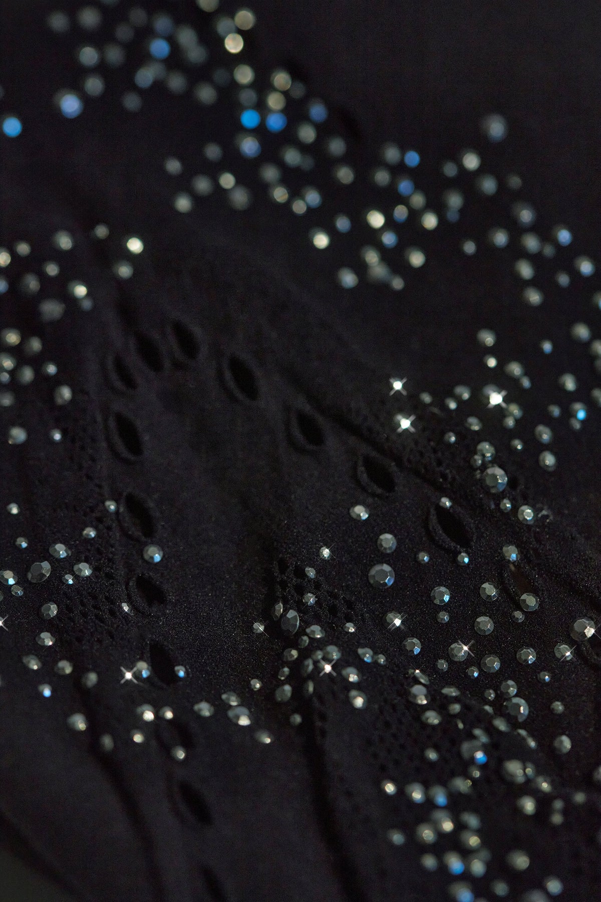 Chic Embellished Mid-Rise Mini Skirt in Black