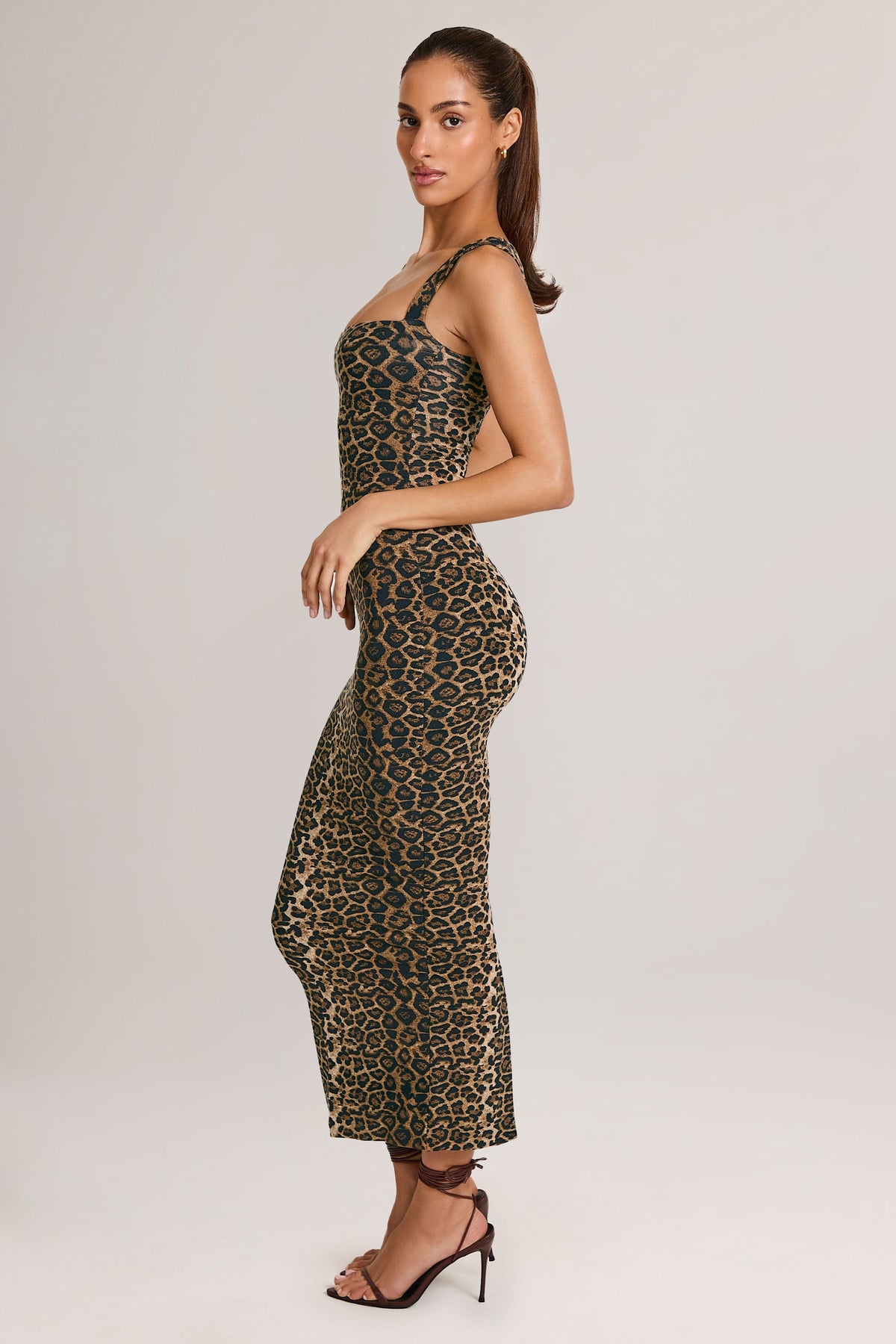 Chic Modal Square-Neck Bodycon Midi Dress in Leopard Print