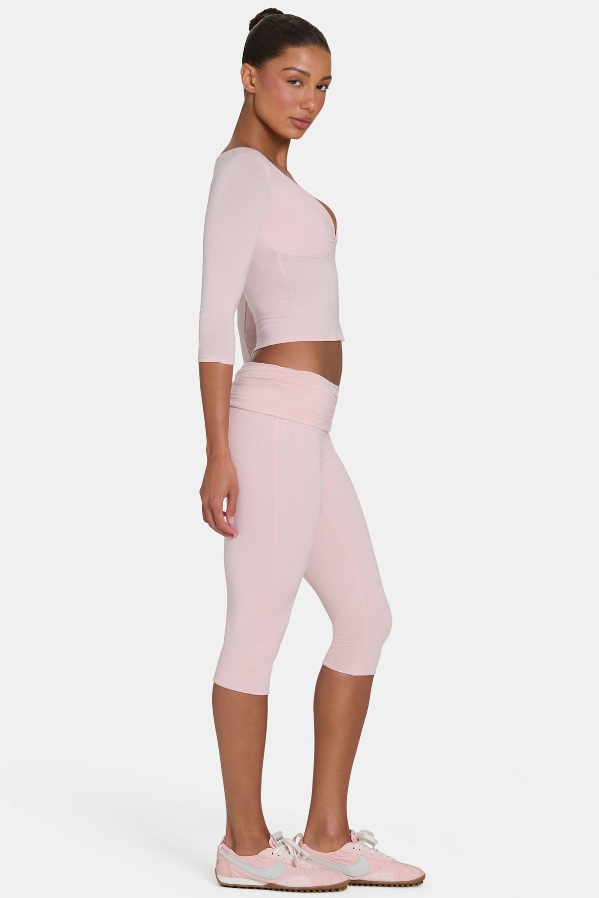 Chic ButterCloud Capri Leggings in Blush