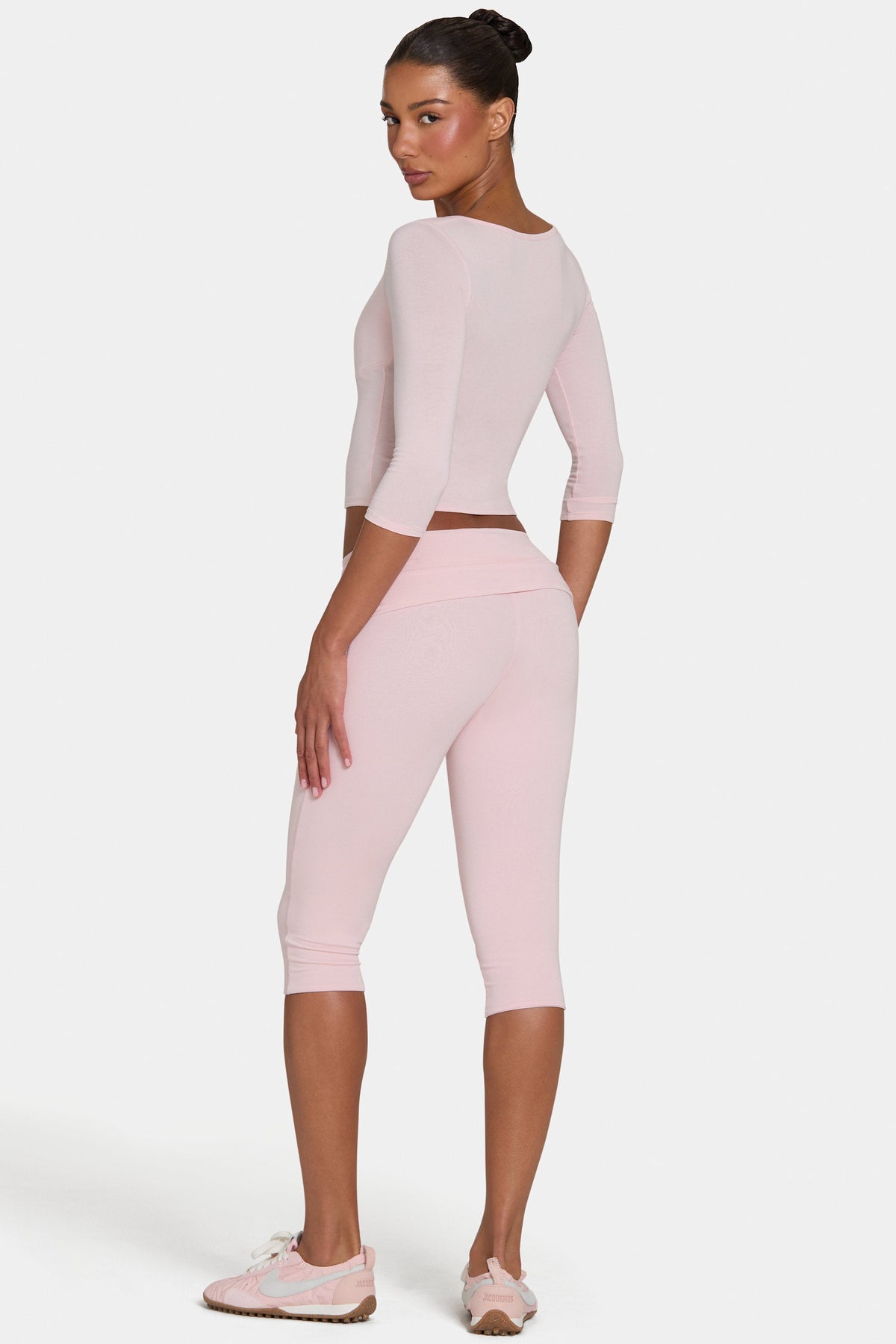 Chic ButterCloud Capri Leggings in Blush