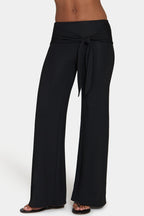 Chic ButterCloud Tie-Waist Wide-Leg Trousers in Black