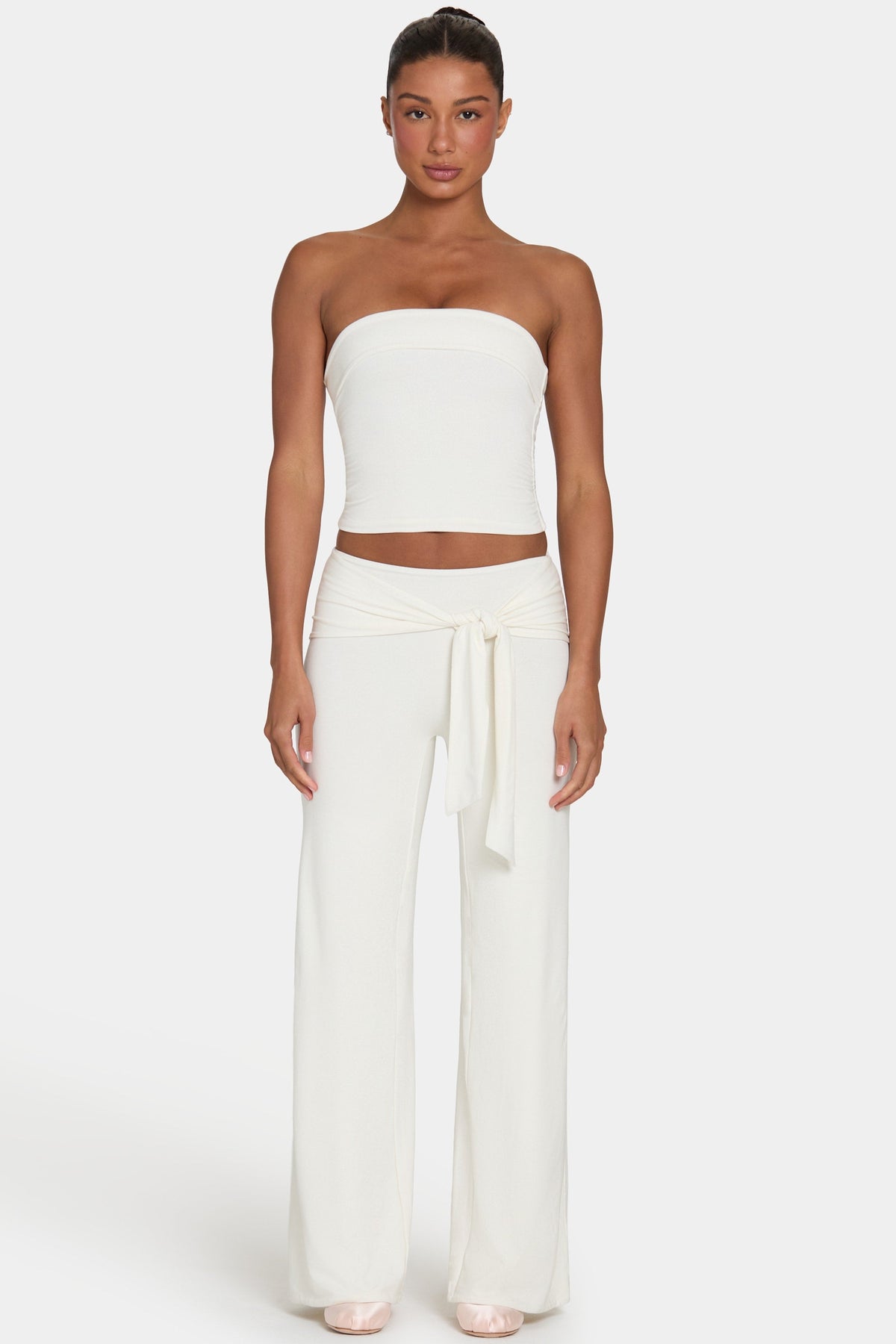 Chic ButterCloud Tie-Waist Wide-Leg Trousers in Coconut