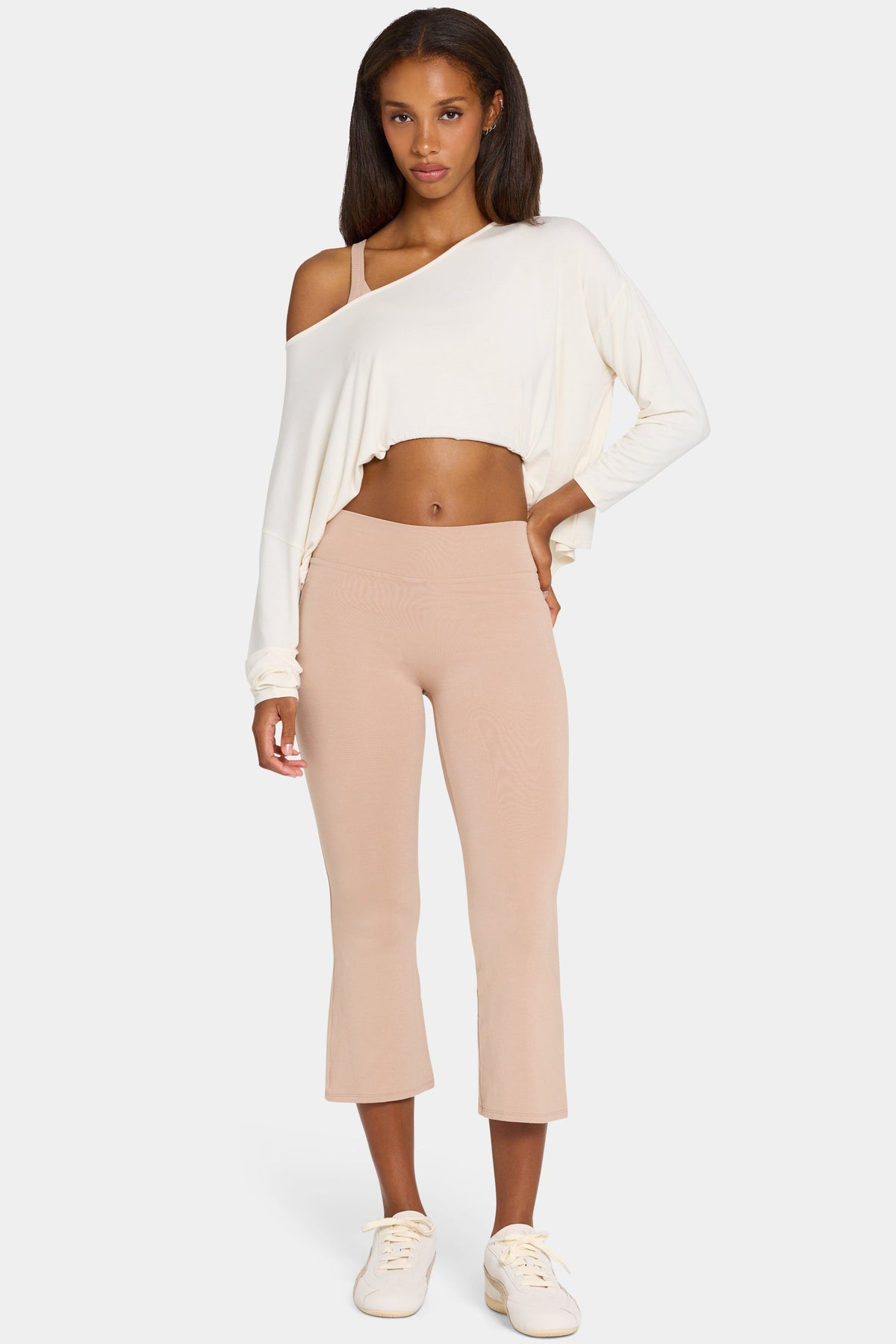 Chic ButterCloud Flared Capri Leggings in Oatmeal