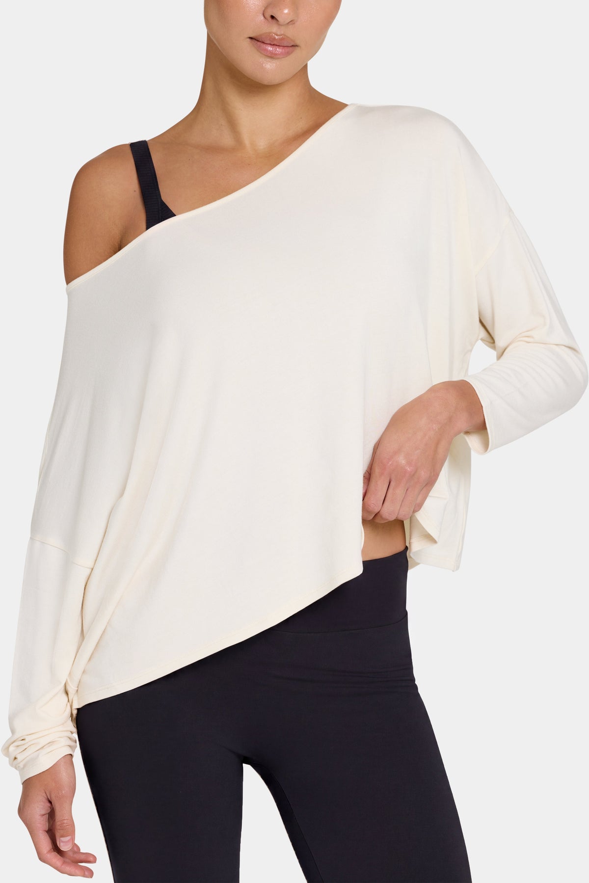 Chic ButterCloud Slouchy Off-Shoulder Top in Coconut
