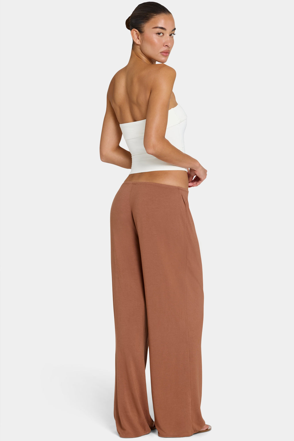Chic ButterCloud Tie-Waist Wide-Leg Trousers in Cocoa