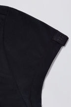 Chic Cut-Out Longline T-Shirt in Black