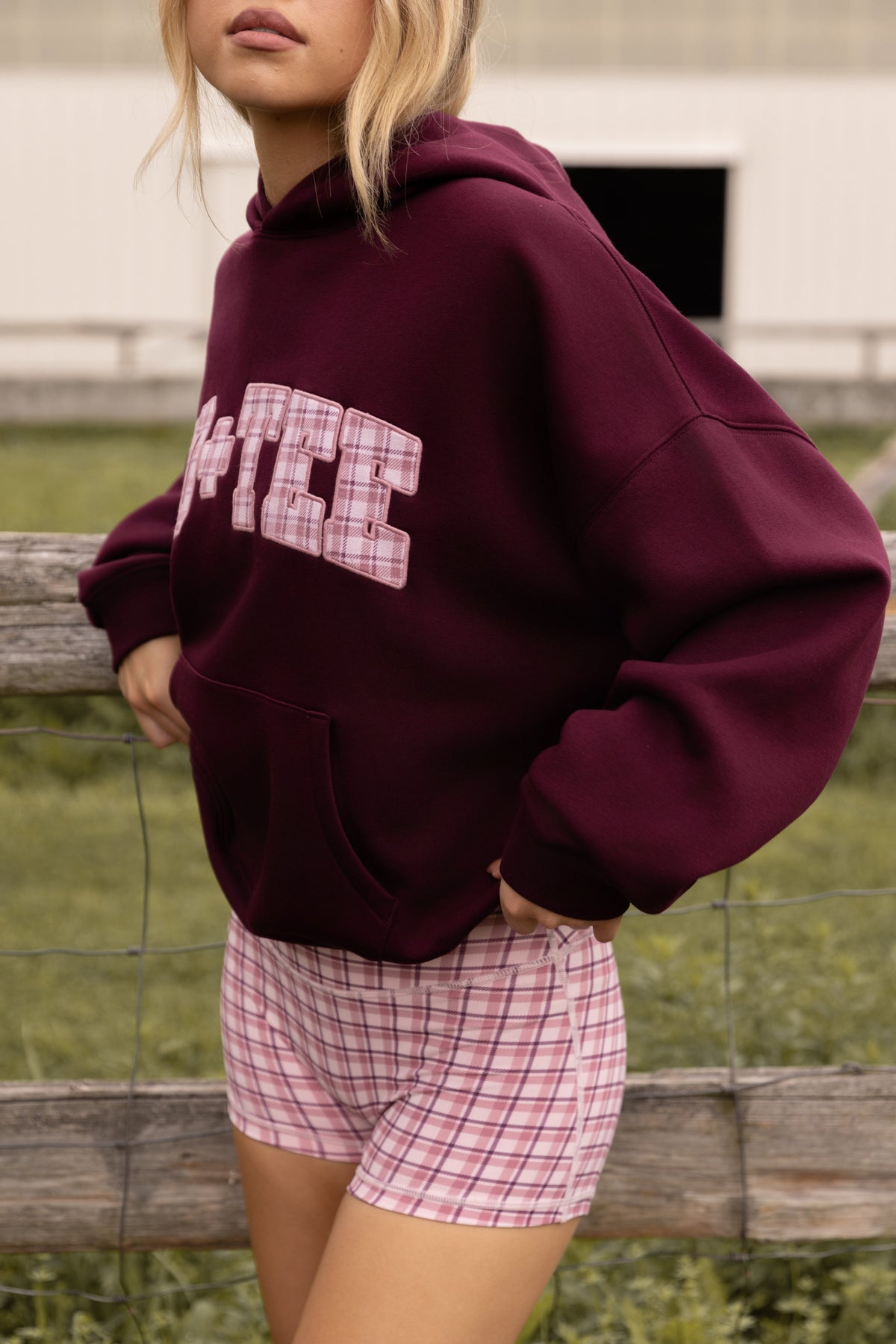 Chic Oversized Applique Hoodie in Plum