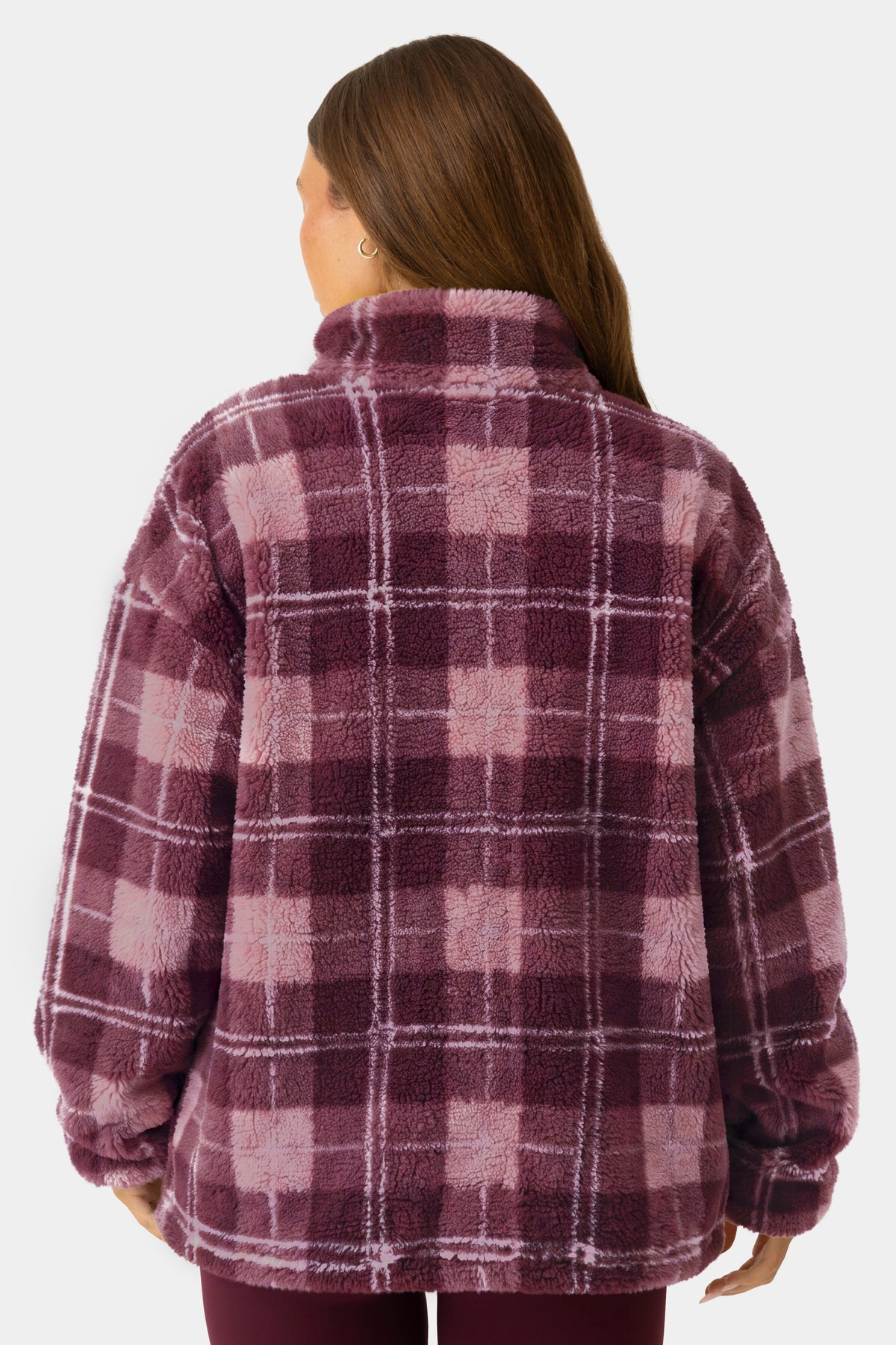 Chic Oversized Zip-Up Fleece in Plum Plaid