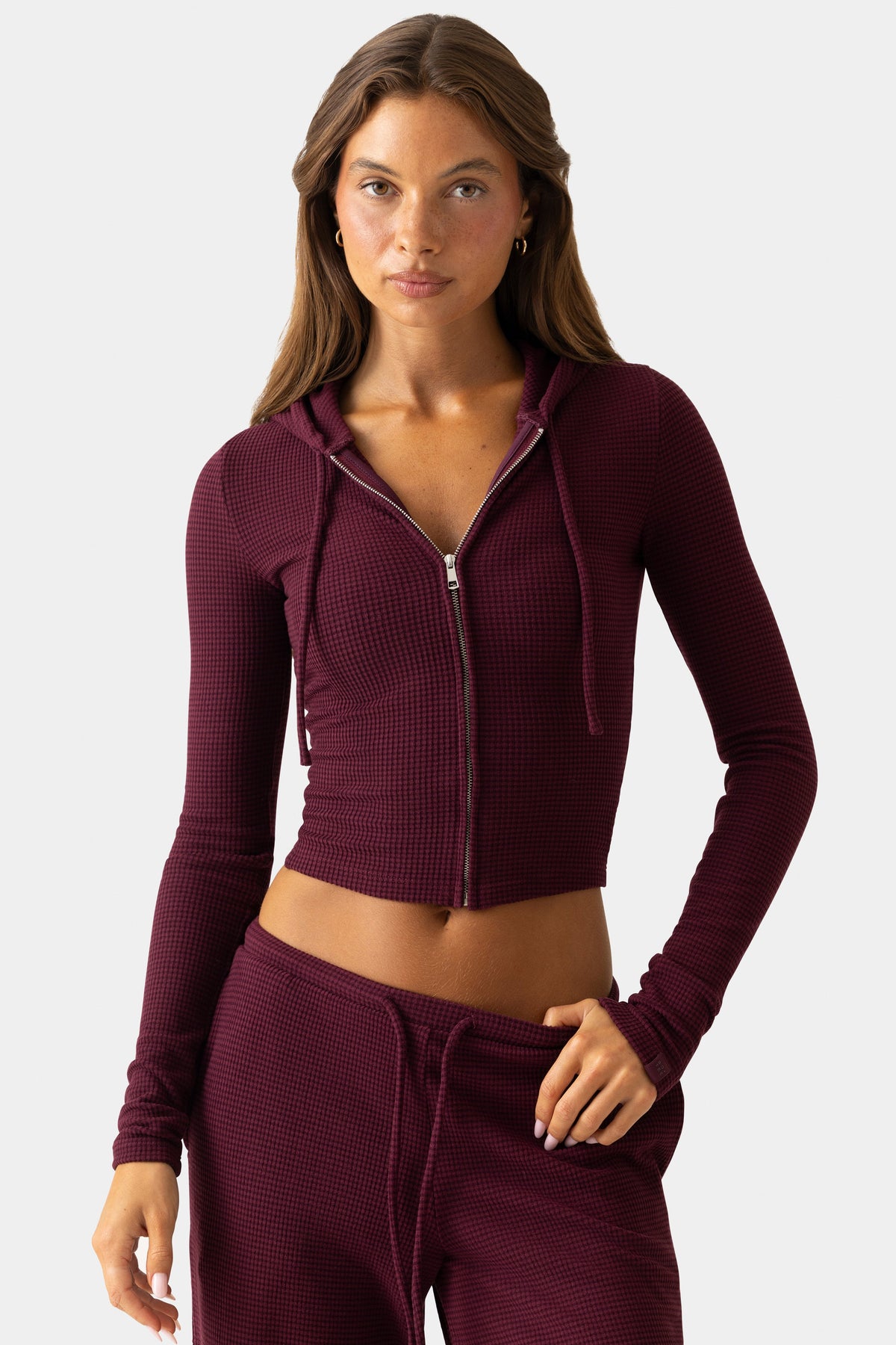Chic Ribbed Jersey Cropped Hoodie in Plum