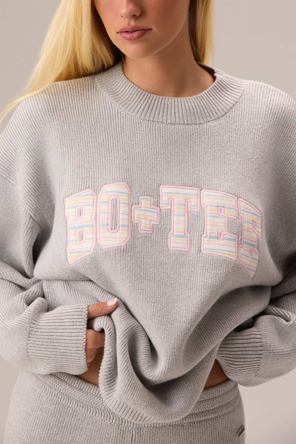 Chic Ribbed Knit Oversized Jumper in Pebble